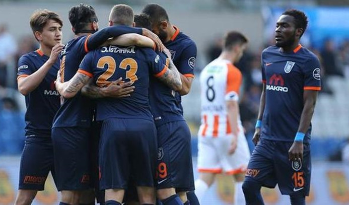 Medipol Başakşehir son dakika golüyle kazandı