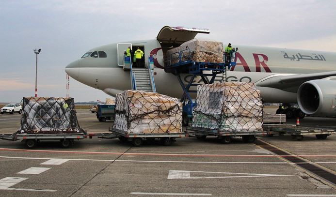 Katar'a 105 uçak dolusu gıda malzemesi gitti