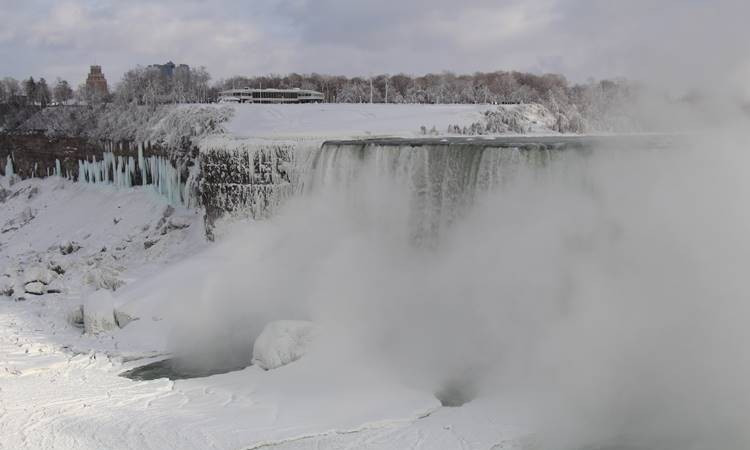 Niagara Şelaleleri buz akıyor - Sayfa 4