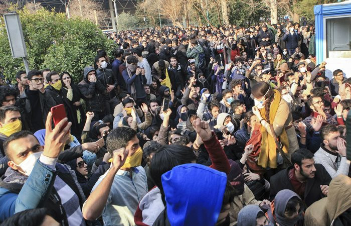İran Devrim Muhafızları: Hükümet karşıtları yenilgiye uğradı