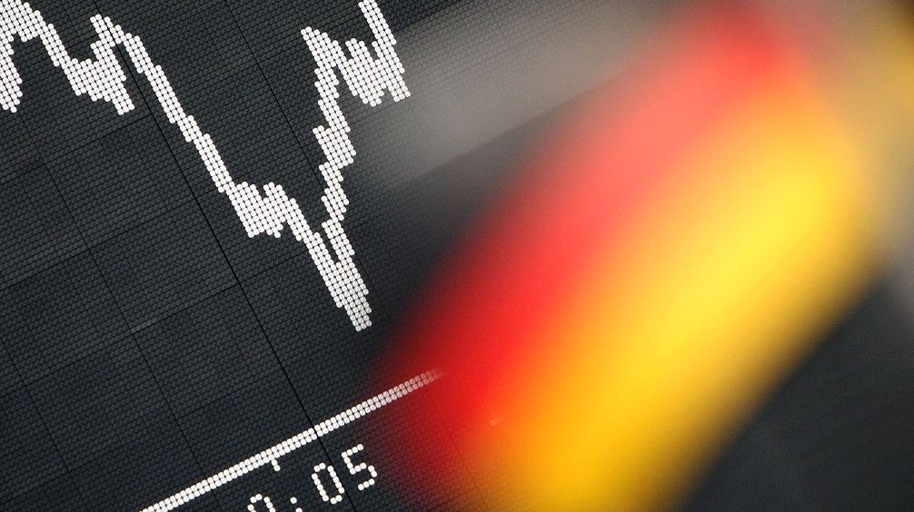 Alman ekonomisi yıllar sonra daraldı