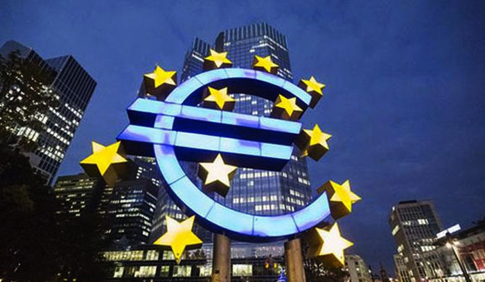 Euro Bölgesinde özel sektör büyümesi 4 yılın dip seviyesinde