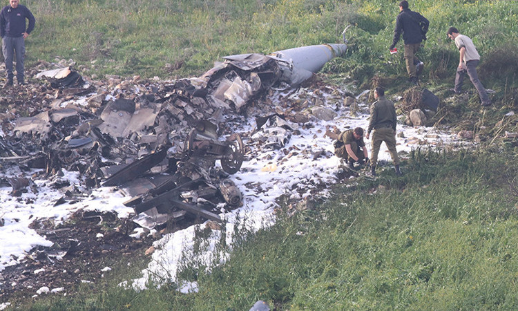 Suriye, İsrail F-16'sını düşürdü