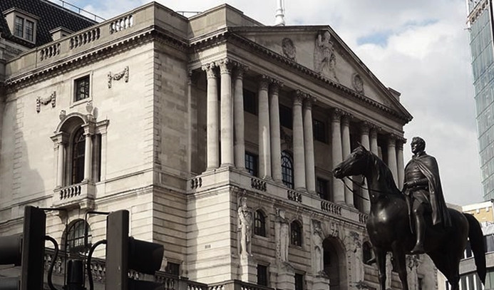 BoE faize dokunmadı, sterlin rekor kırdı 