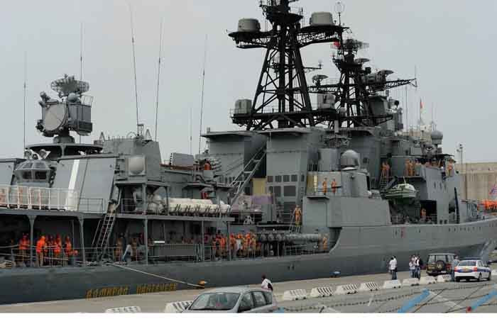 Rus savaş gemileri Suriye'deki üsten ayrıldı