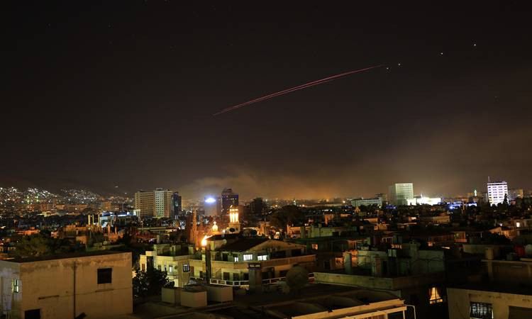 ABD, Suriye'yi havadan vurdu