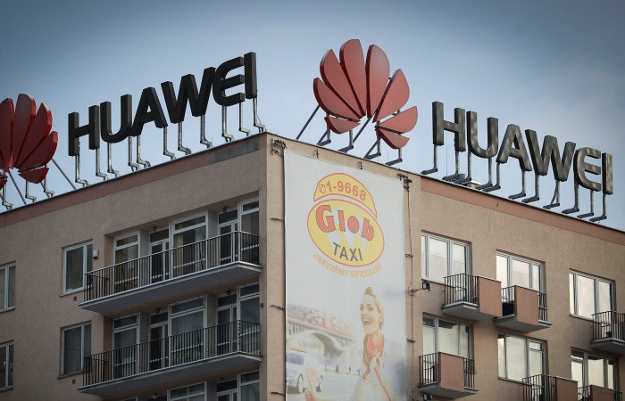 Huawei, casusluktan gözaltına alınan yöneticisini kovdu