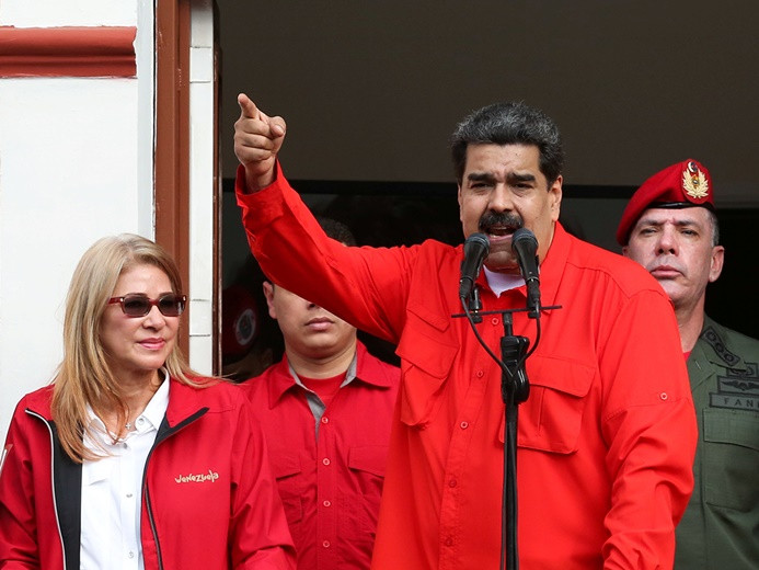 Maduro: Bu darbe girişimini atlatacağız
