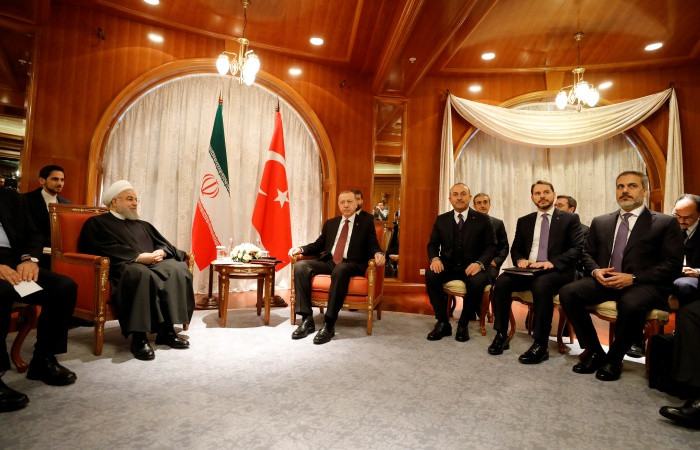 Erdoğan, Soçi'de Ruhani ile görüştü