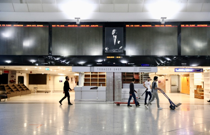 Atatürk Havalimanı sessizliğe büründü