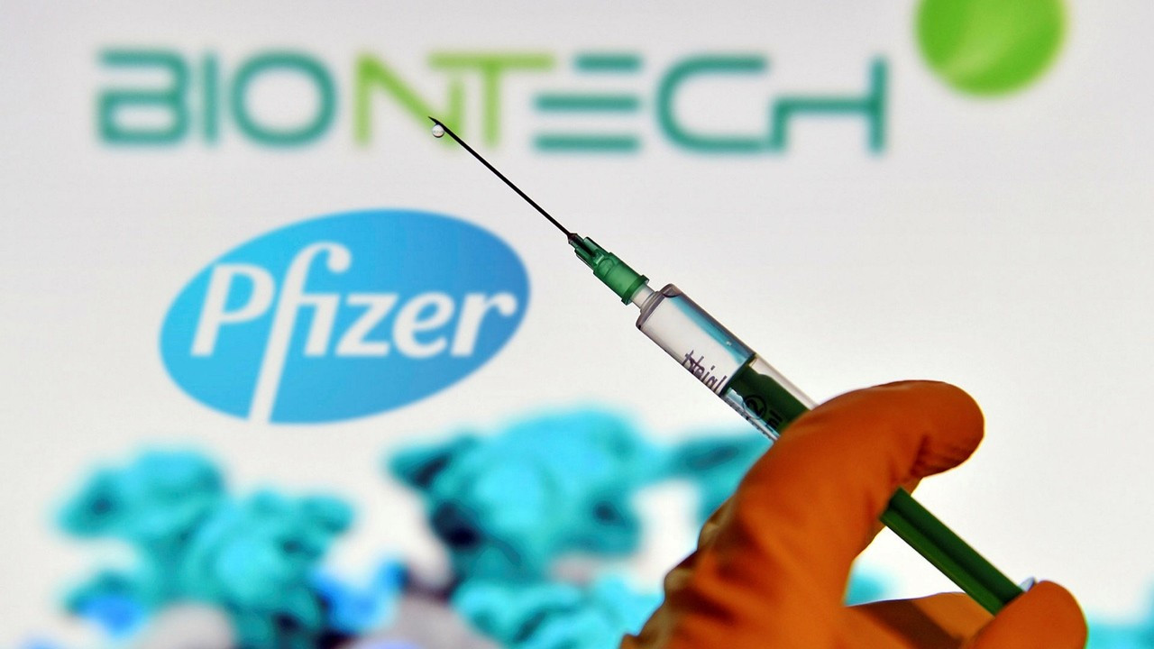 Pfizer, COVID-19 aşısı 2020 üretim hedefini yarı yarıya düşürdü