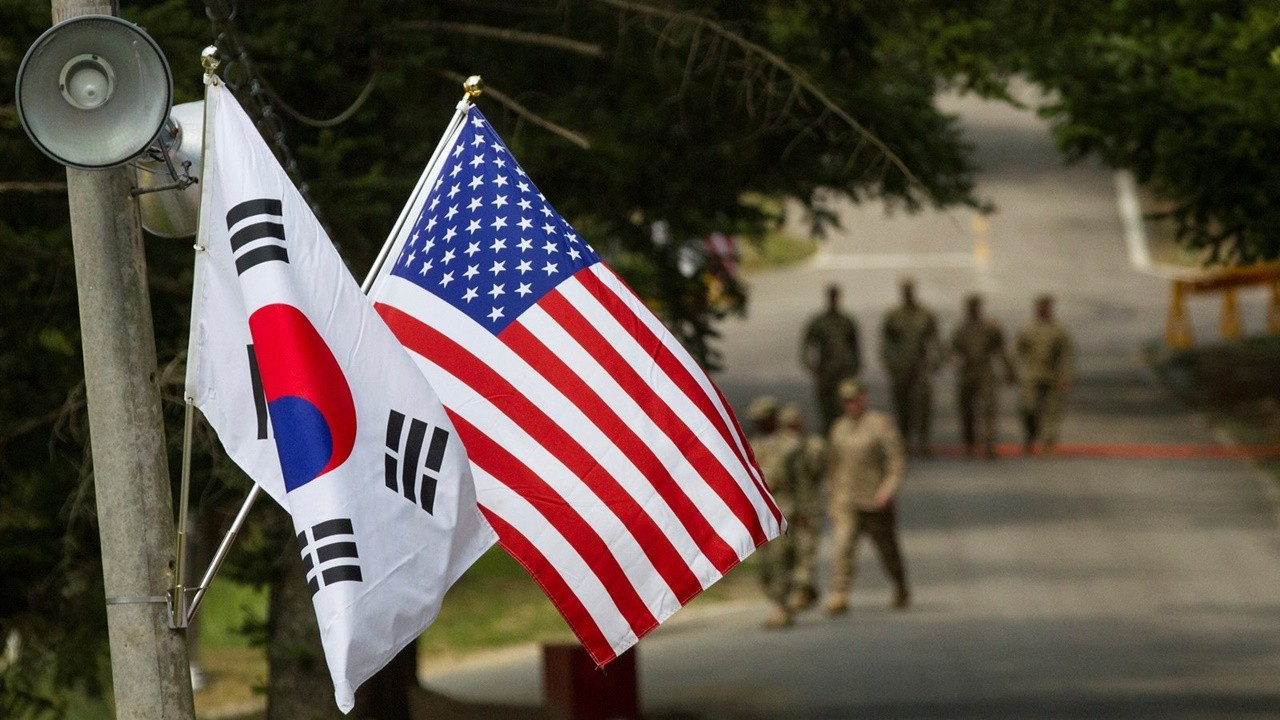 ABD, Güney Kore'ye uçak gemisi gönderdi