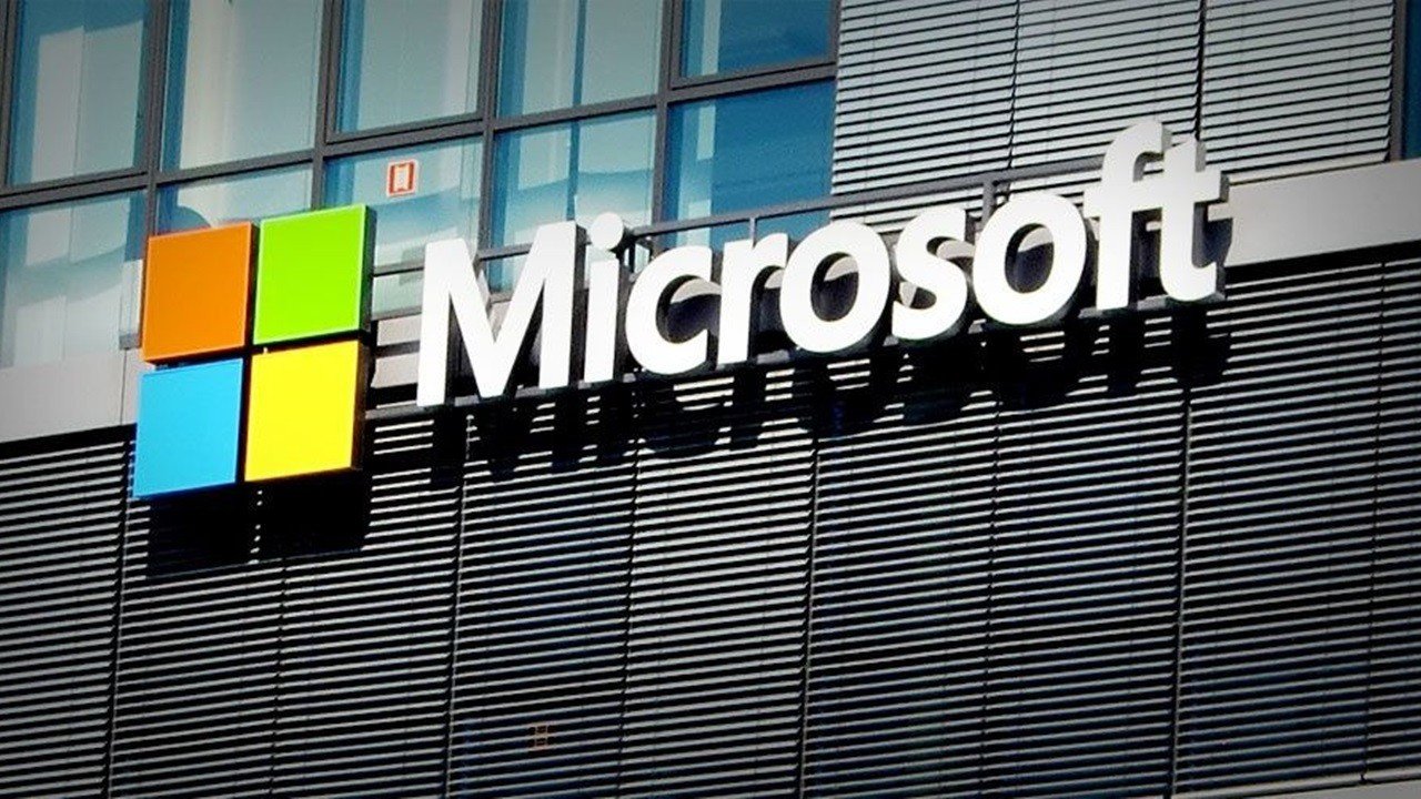 Microsoft, Rusya'daki operasyonlarını azaltma kararı aldı