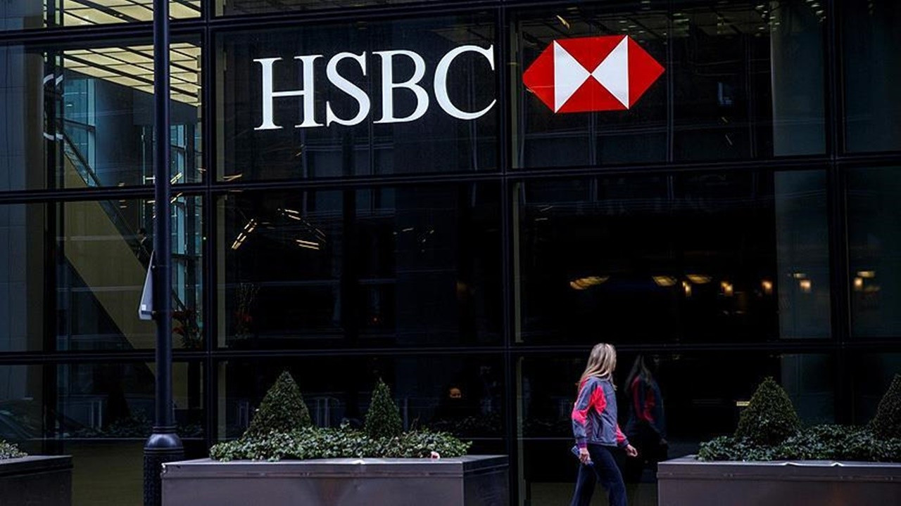 HSBC'de üst düzey ayrılık: Emekli oluyor
