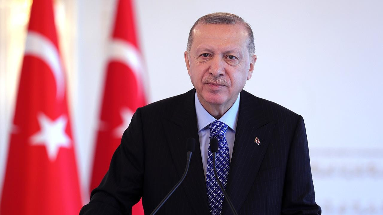 Cumhurbaşkanı Erdoğan, saldırıya uğrayan geminin kaptanıyla görüştü