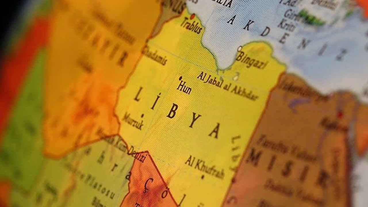 Libya'da geçici yönetimin başkanı ve başbakanı belli oldu
