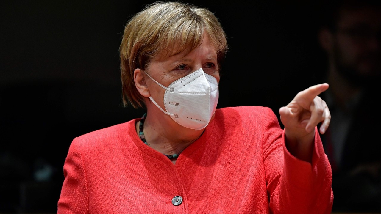 Merkel'den üçüncü dalga uyarısı
