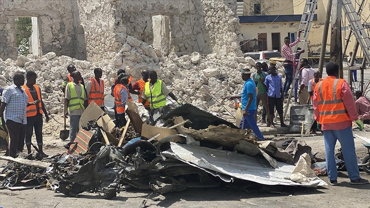 Somali'de iki ayrı bombalı saldırıda ölü sayısı 35'e yükseldi
