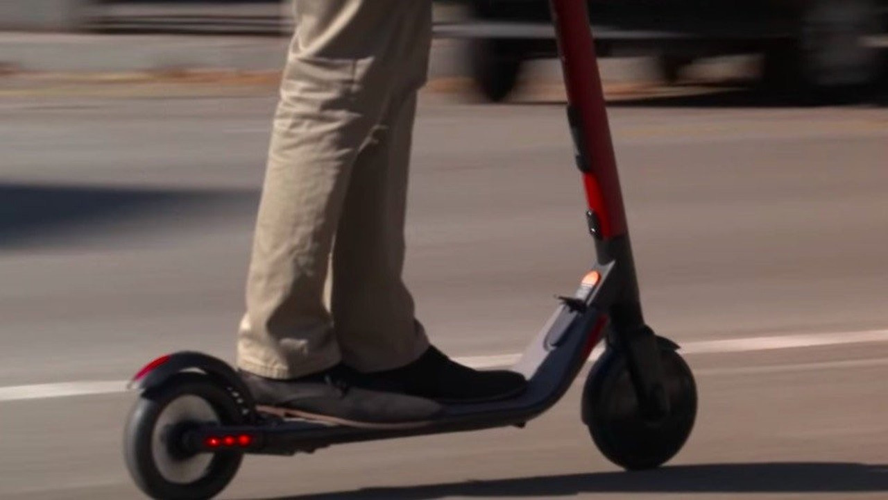 Almanya'da bir ilk: Bir şehir kiralık e-scooter'ları yasakladı