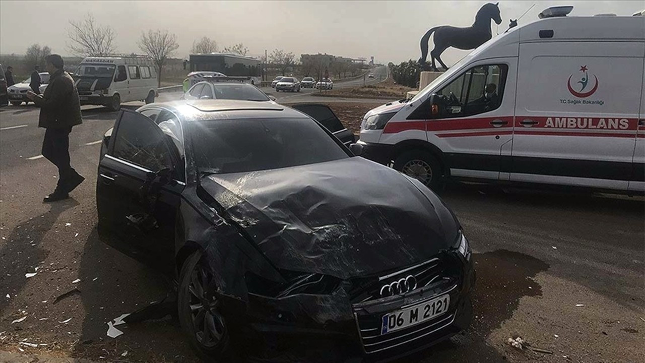 Meral Akşener'in konvoyunda trafik kazası: 4 yaralı