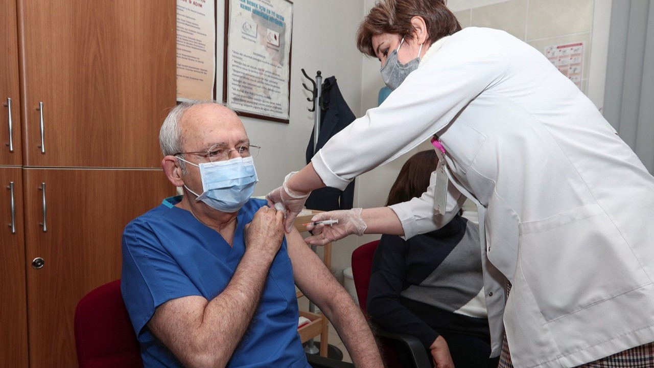 Kılıçdaroğlu, COVID-19 aşısının ikinci dozunu yaptırdı
