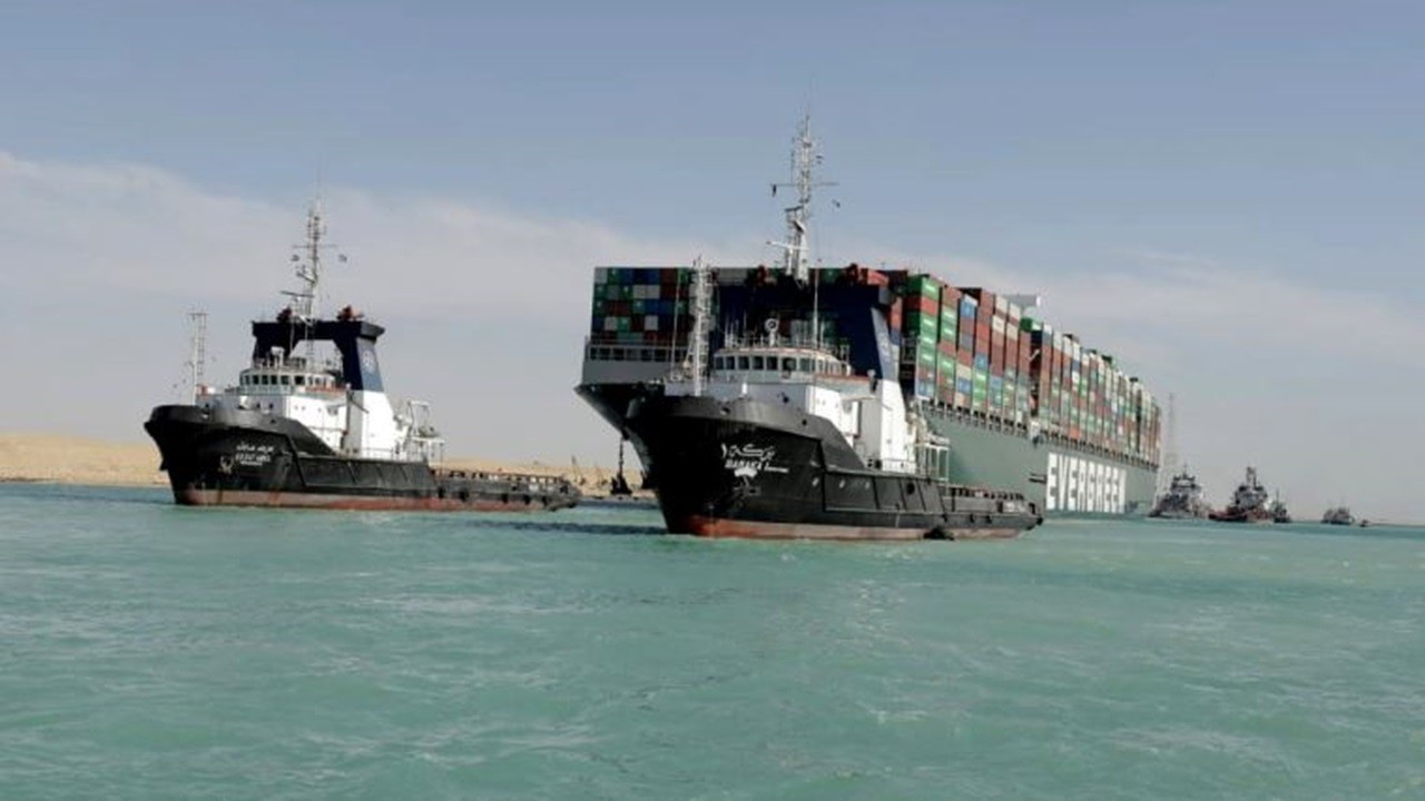 Süveyş Kanalı'ndan geçişler son iki ayda yüzde 42 azaldı