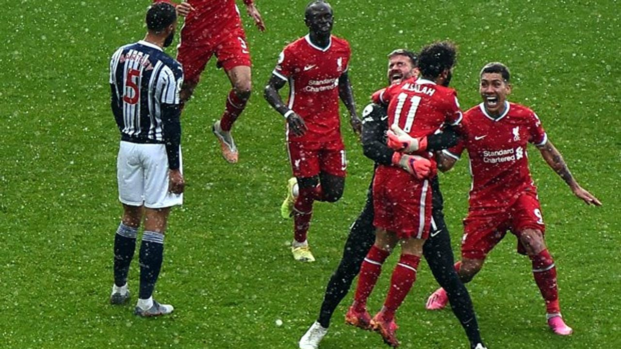Liverpool, kaleci Alisson'un kafa golüyle kazandı
