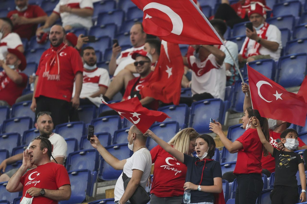 Türkiye-İtalya maçı öncesinde renkli görüntüler - Sayfa 1