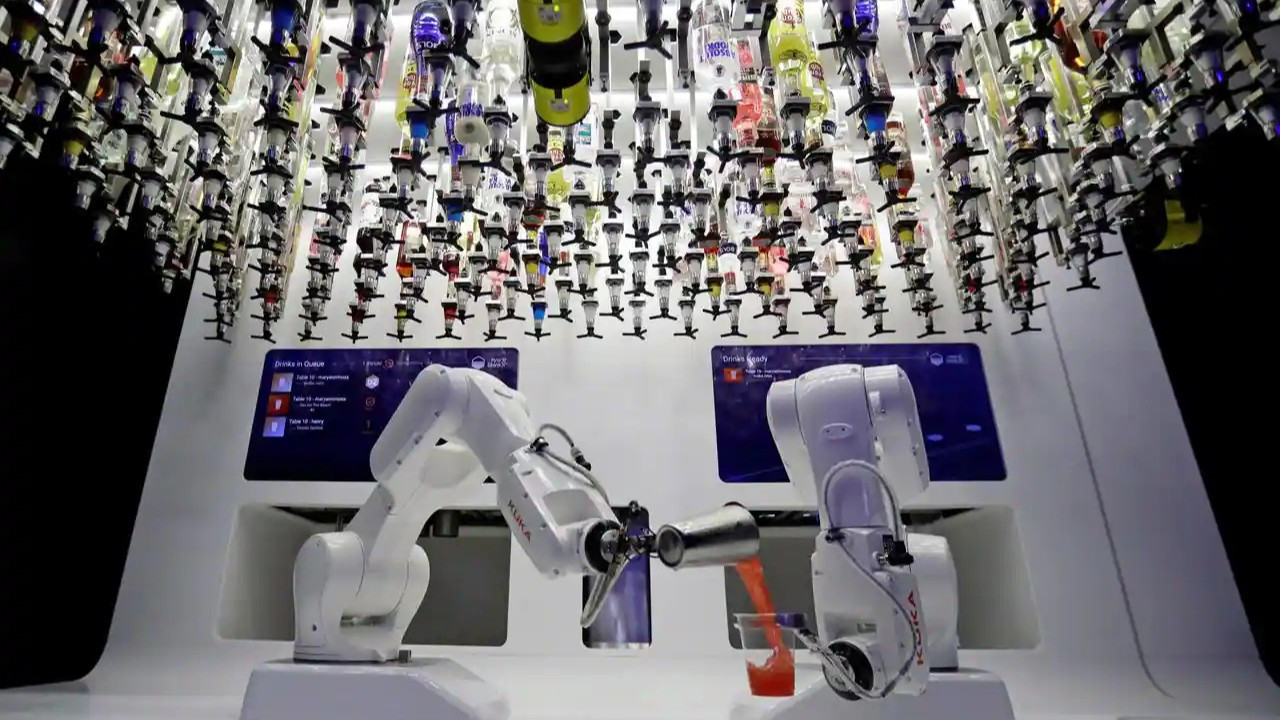 Fabrikalarda robotlarla maliyetleri düşürme yarışı