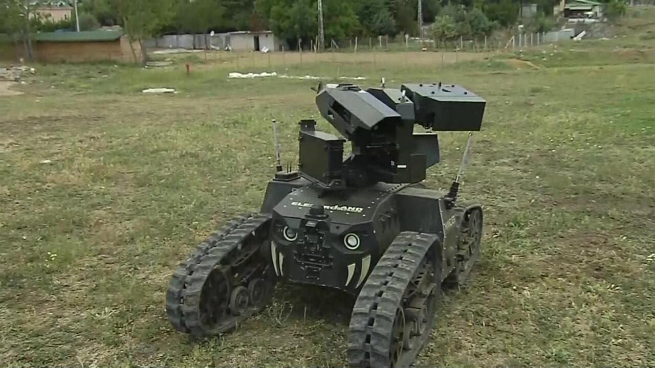 Silahlı-silahsız insansız araç yarışı, karada da başladı
