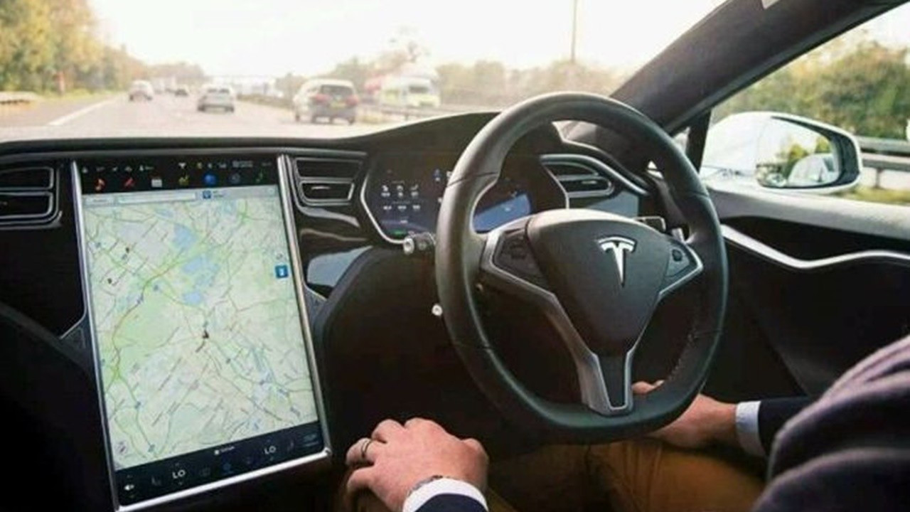 Tesla, ABD'de 120 bin 423 aracını geri çağırdı