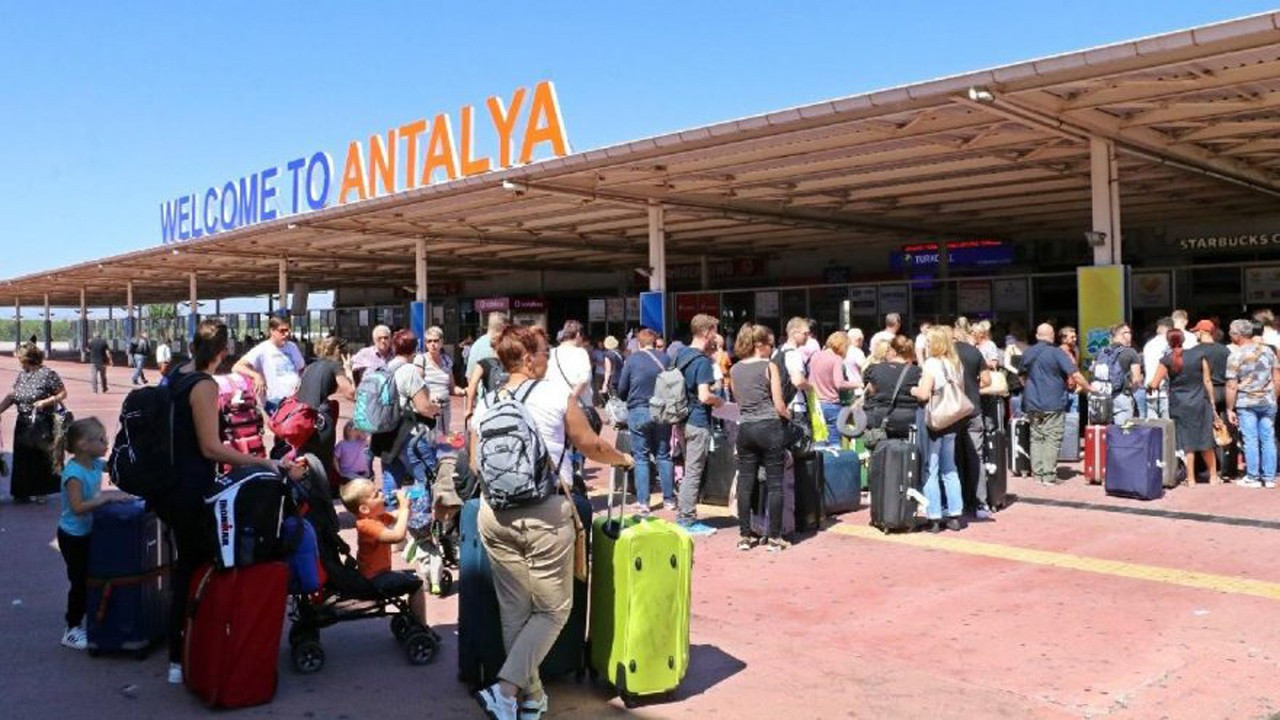 Türkiye'ye gelen yabancı ziyaretçi sayısı Şubat'ta yüzde 21.35 artışla 1.87 milyon oldu