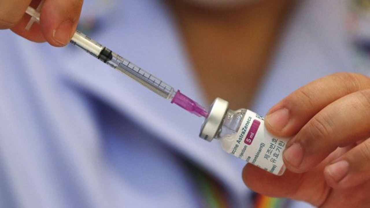İran 1,5 milyon doz AstraZeneca aşısı aldı