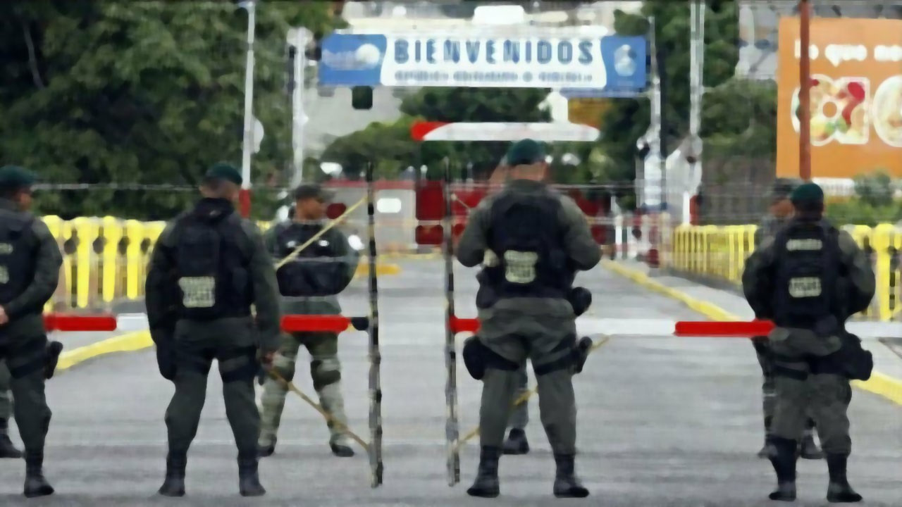Venezuela, Kolombiya ile sınırlarını açtı