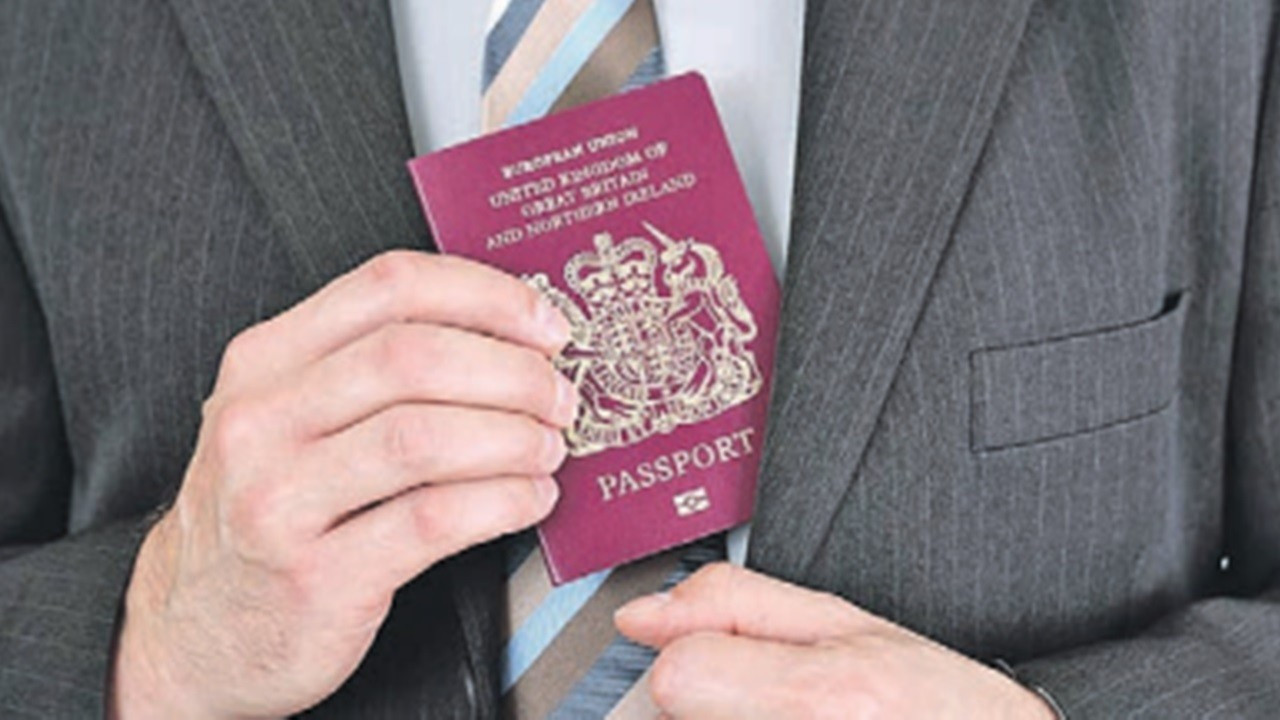 İngiltere aşı pasaportunu zorunlu hale getirdi