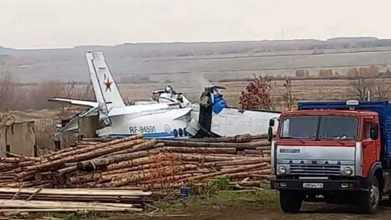 Tataristan'da uçak düştü: 19 kişi hayatını kaybetti