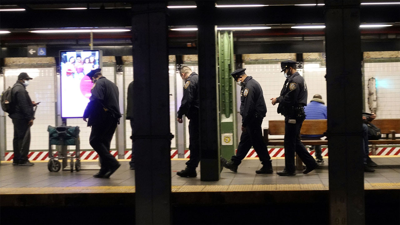 New York Metrosu'nda zehirli olmayan gazla test yapılacak