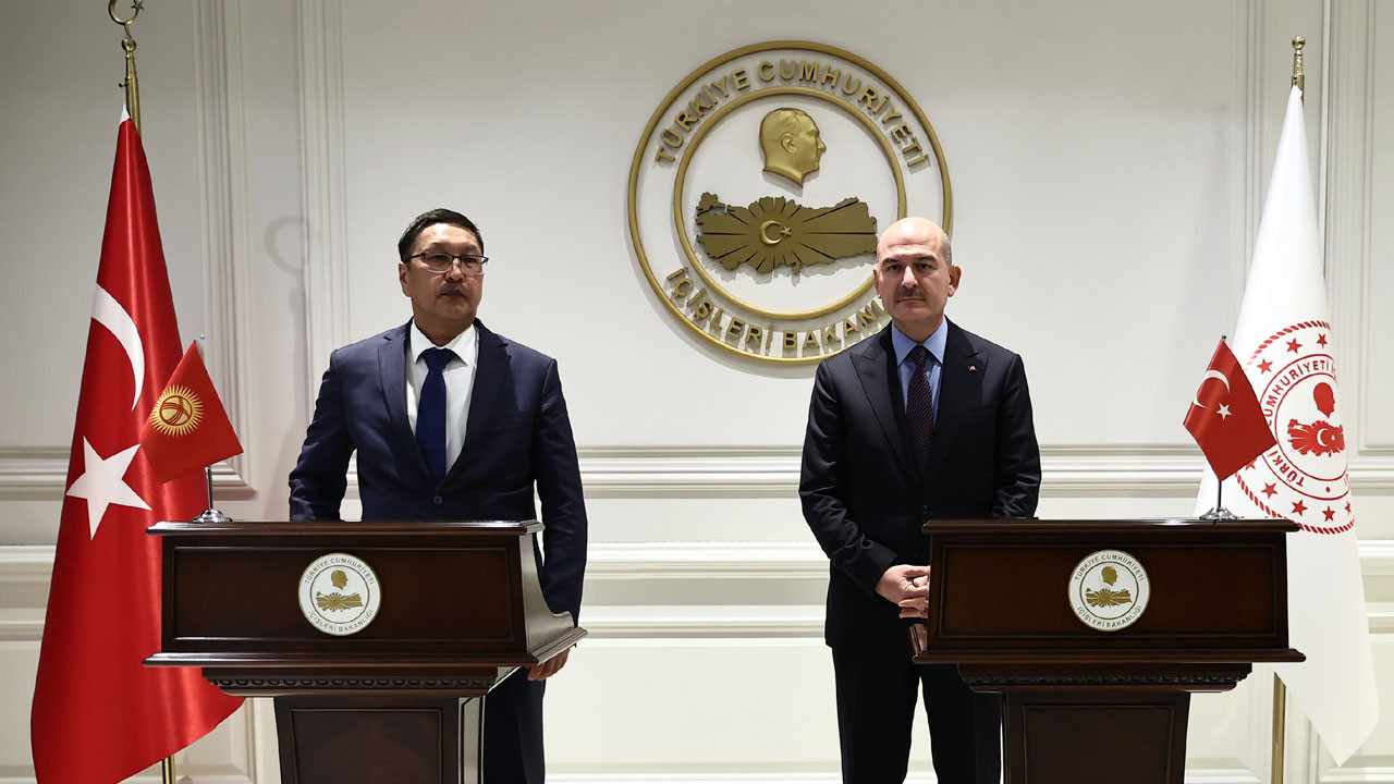 Soylu, Kırgızistan Acil Durumlar Bakanı Azikeev ile görüştü