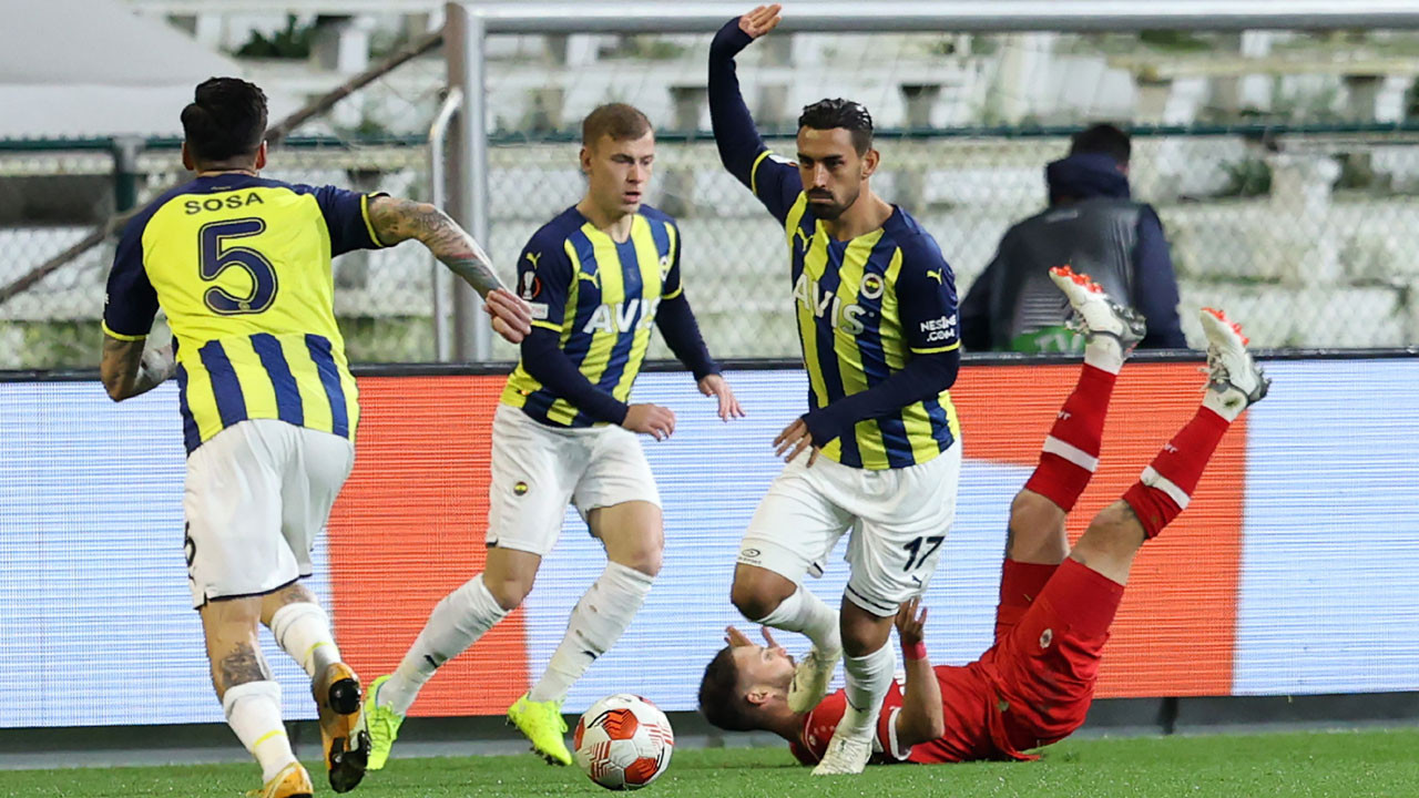 Royal Antwerp: 0 - Fenerbahçe: 3 (İlk yarı)