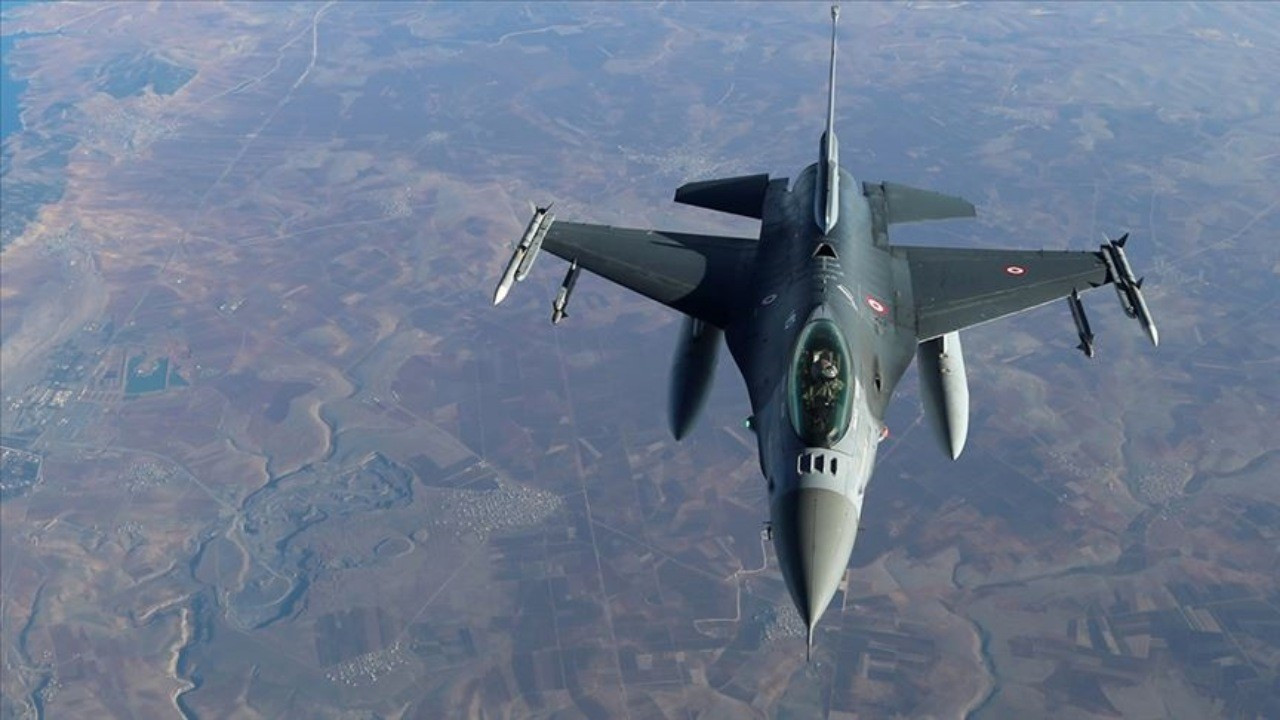 Yunanistan F-16 savaş uçağı düştü