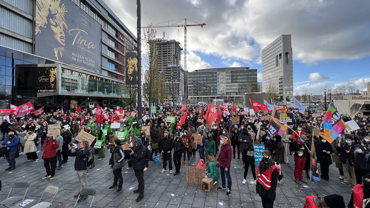 Hollanda'da konut azlığı ve kira fiyatları protesto edildi