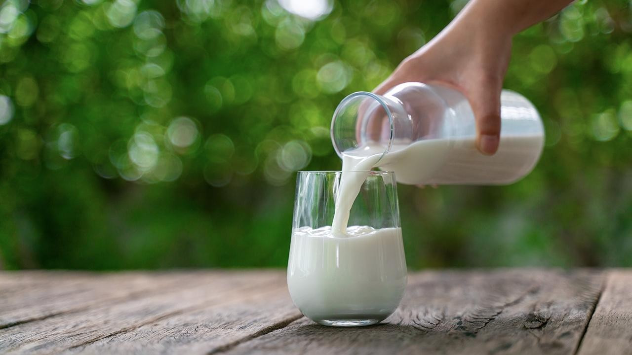 USK çiğ sütün fiyatını sabit bıraktı