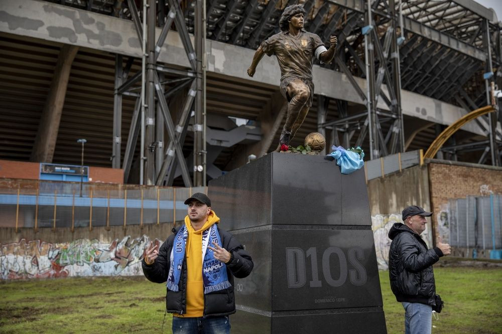Maradona'nın heykeli stadyuma dikildi - Sayfa 3