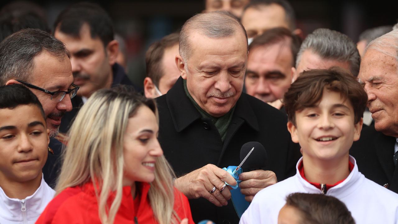 Erdoğan, Alsancak Mustafa Denizli Stadı'nı açtı