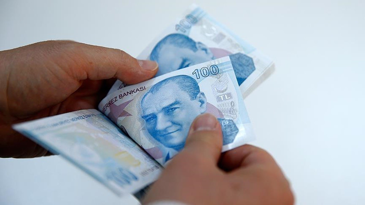 'Türkiye'de çalışanların yüzde 48'i asgari ücretli'