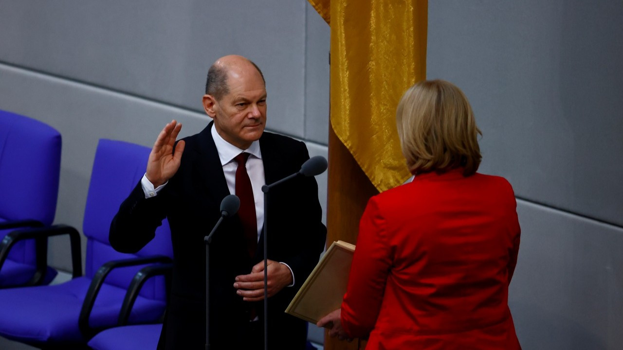 Scholz yemin etti, 16 yıllık Merkel dönemi sona erdi