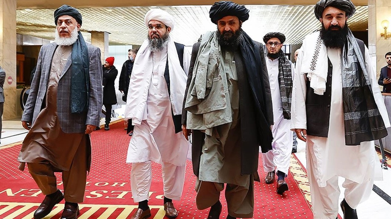 Taliban: Eski cumhurbaşkanı Gani'yi öldürme planımız yok