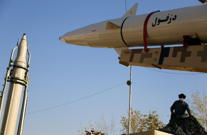 İran, ABD üssüne attığı füzeleri sergiledi - Sayfa 4