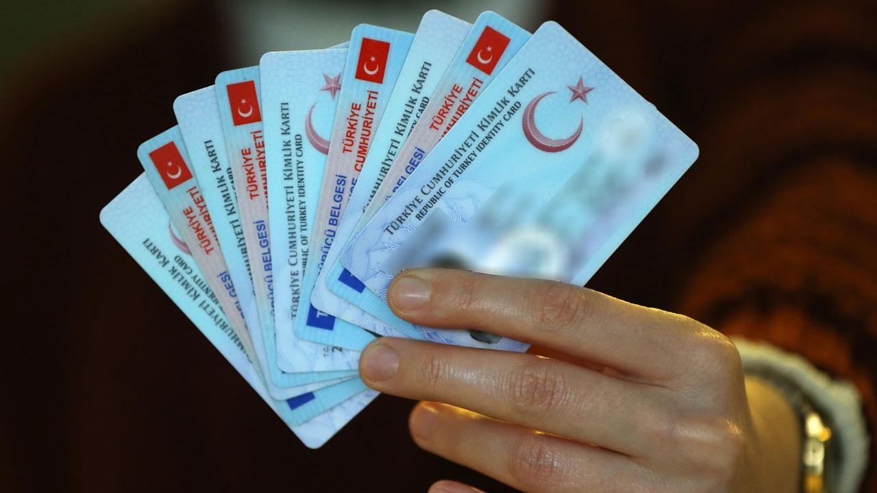 22 milyondan fazla kişi kimlik, ehliyet ve pasaport başvurusu yaptı