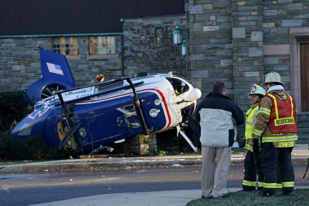 ABD'de ambulans helikopter düştü: 4 kişi kurtuldu - Sayfa 1